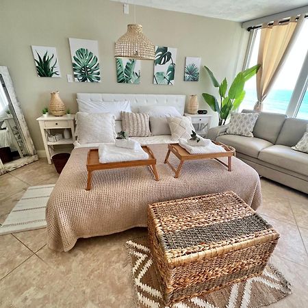 Beach Oasis 704 Lovely Daytona Ocean Front For 5 Sleeps Up To 12 Daytona Beach Buitenkant foto
