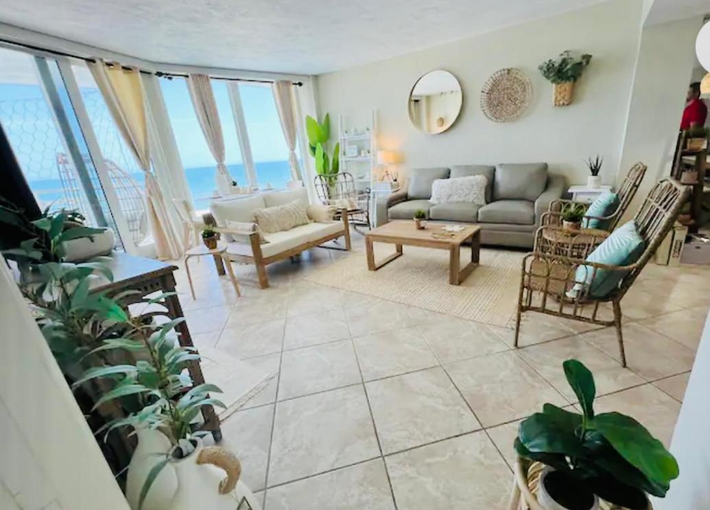 Beach Oasis 704 Lovely Daytona Ocean Front For 5 Sleeps Up To 12 Daytona Beach Buitenkant foto