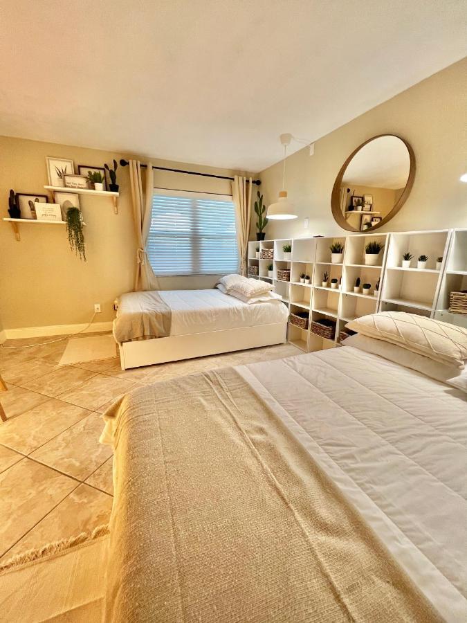 Beach Oasis 704 Lovely Daytona Ocean Front For 5 Sleeps Up To 12 Daytona Beach Buitenkant foto