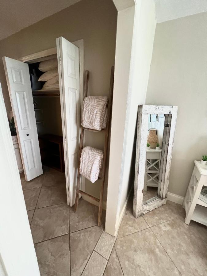 Beach Oasis 704 Lovely Daytona Ocean Front For 5 Sleeps Up To 12 Daytona Beach Buitenkant foto