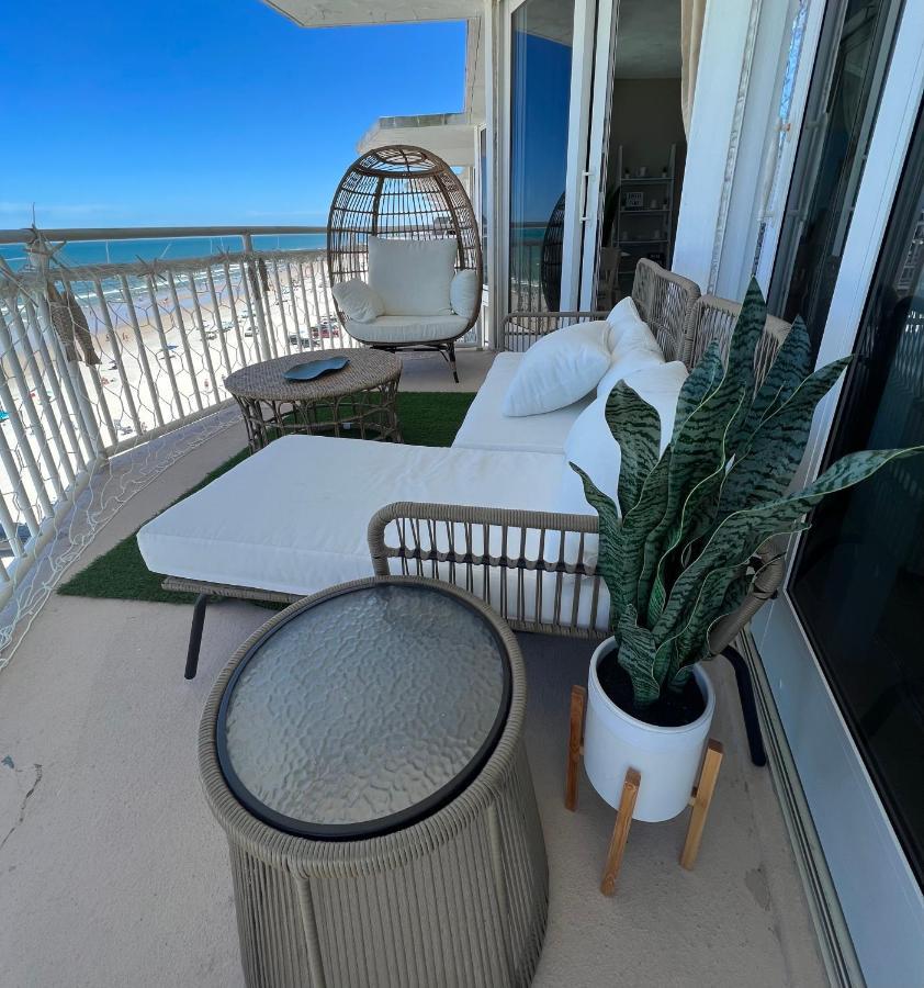 Beach Oasis 704 Lovely Daytona Ocean Front For 5 Sleeps Up To 12 Daytona Beach Buitenkant foto