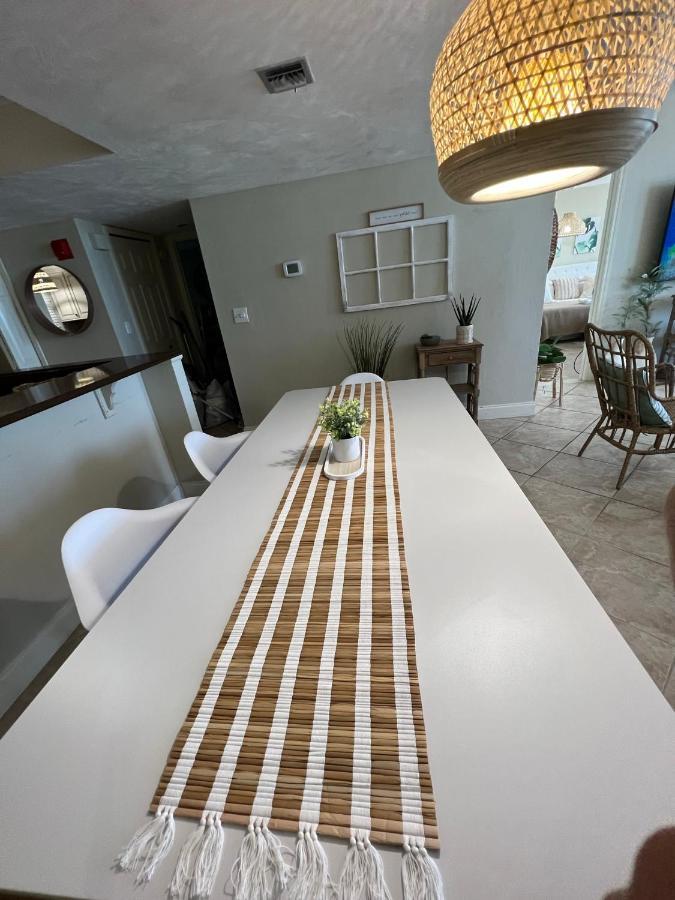 Beach Oasis 704 Lovely Daytona Ocean Front For 5 Sleeps Up To 12 Daytona Beach Buitenkant foto
