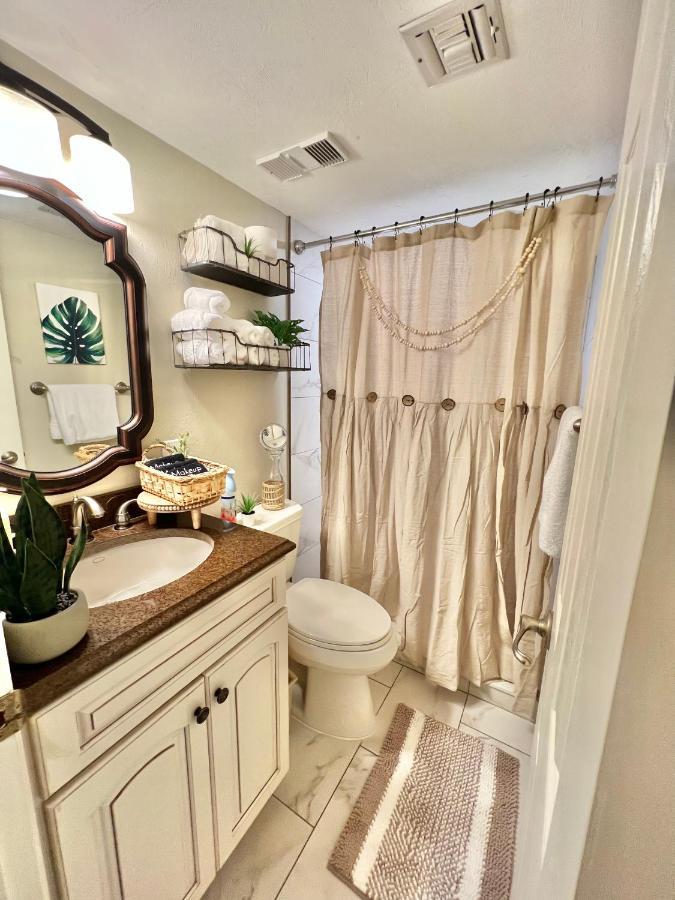 Beach Oasis 704 Lovely Daytona Ocean Front For 5 Sleeps Up To 12 Daytona Beach Buitenkant foto