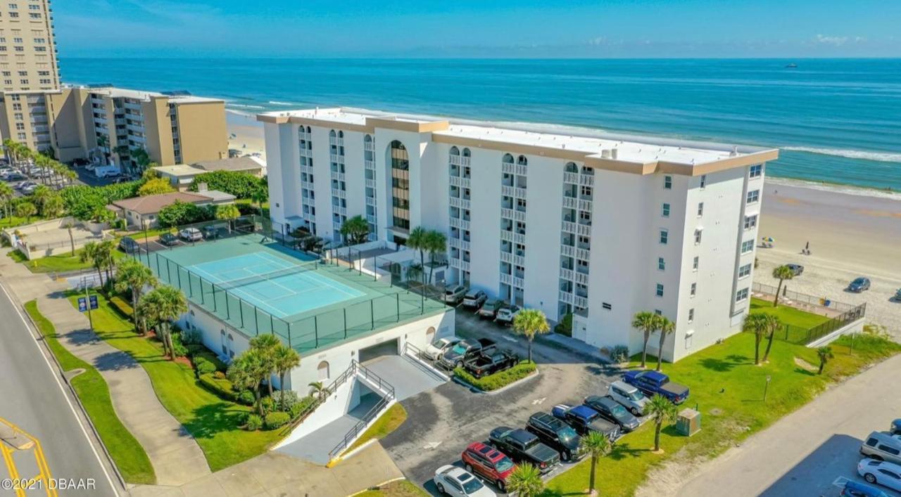 Beach Oasis 704 Lovely Daytona Ocean Front For 5 Sleeps Up To 12 Daytona Beach Buitenkant foto