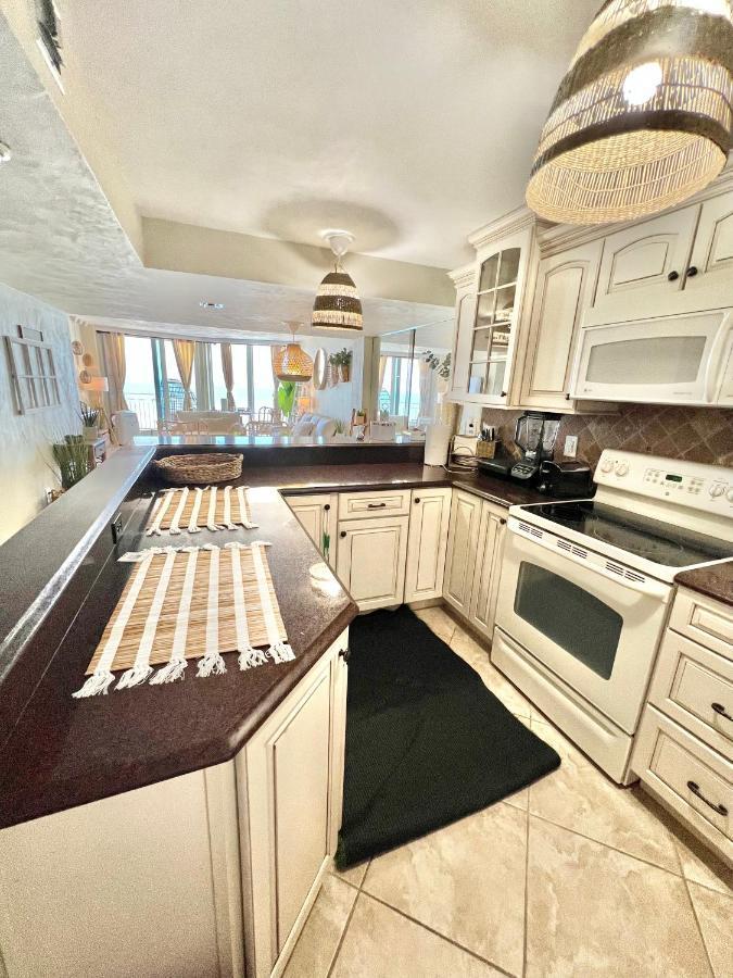 Beach Oasis 704 Lovely Daytona Ocean Front For 5 Sleeps Up To 12 Daytona Beach Buitenkant foto