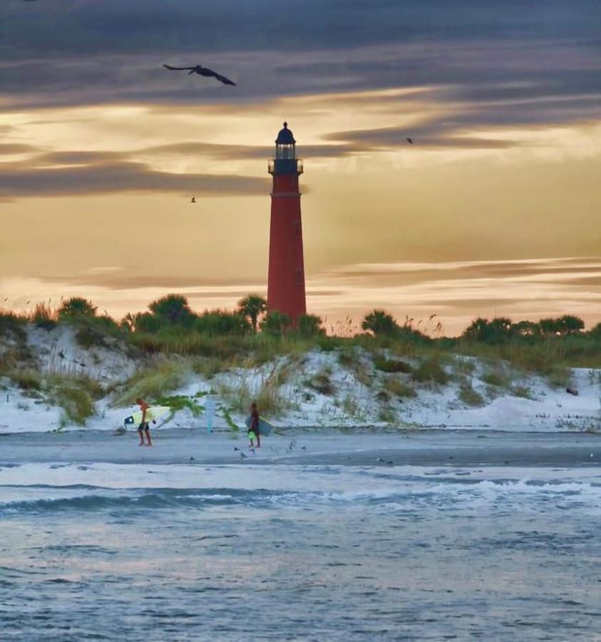 Beach Oasis 704 Lovely Daytona Ocean Front For 5 Sleeps Up To 12 Daytona Beach Buitenkant foto